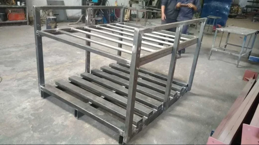 Fabricated steel pallet